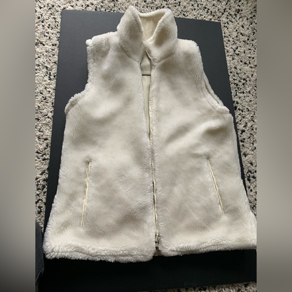 Double sided Fairweather Vest - Picture 3 of 6